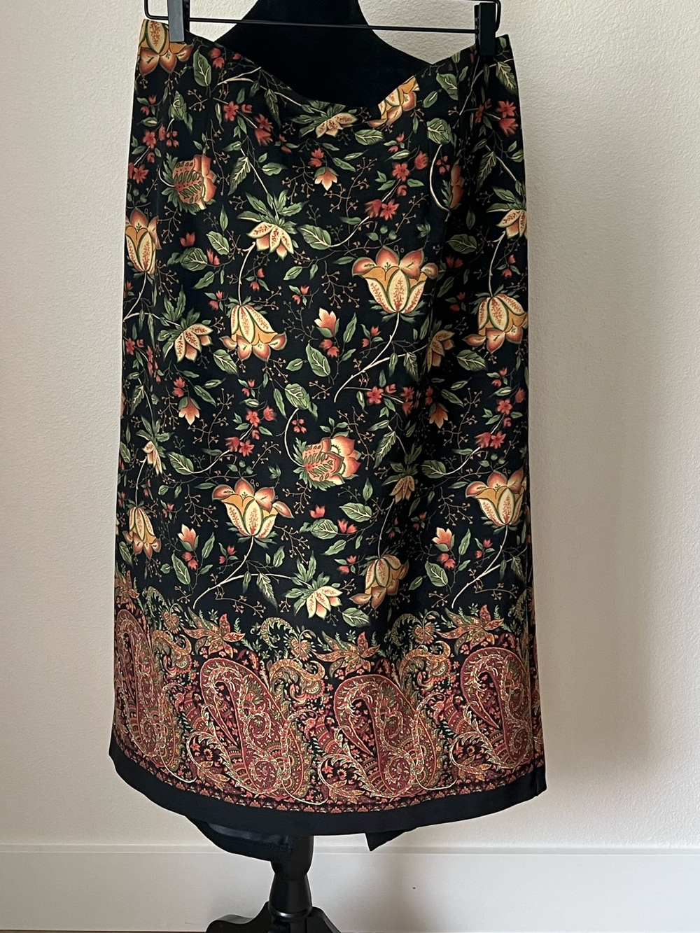 Briggs New York Black Midi Skirt with Floral & Paisley Border